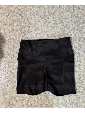 Yogalicious LUX High Waisted Black Camo Biker Shorts sizeMedium